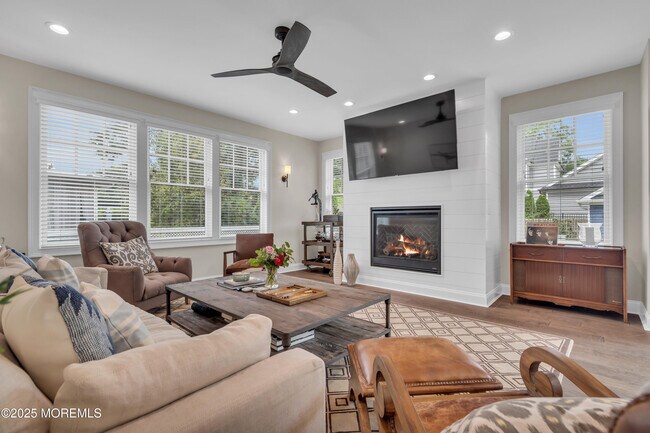 Building Photo - 2118 Edgewood Pl