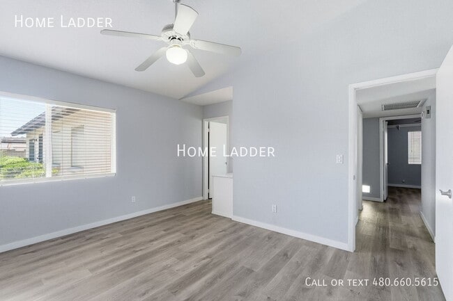 Building Photo - 1021 W Laguna Dr