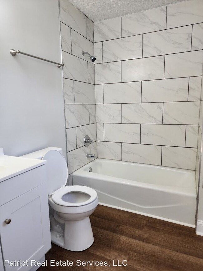 Building Photo - 3 br, 1.5 bath House - 830 Muskegon Drive