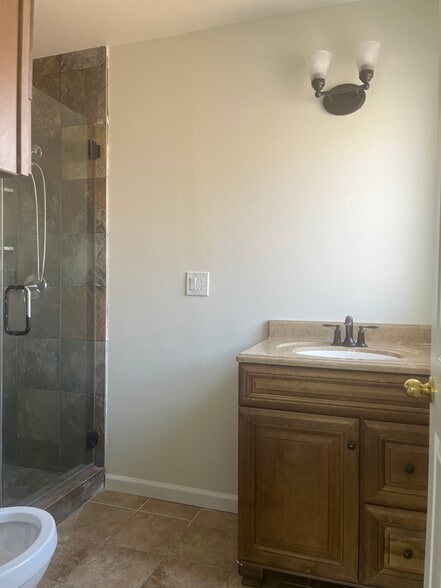 Bathroom - 15853 Stare St