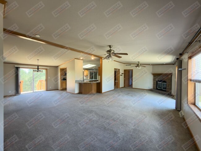 Building Photo - Country home near Keyhole and Devil's Tower