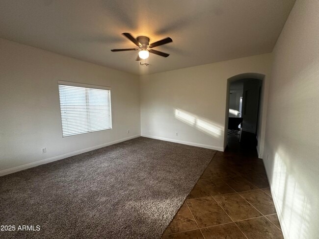 Building Photo - 1686 W Paisley Dr