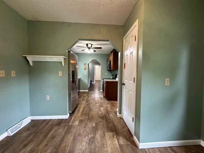 Building Photo - 3 bedroom, 2 bath house in Kingsport