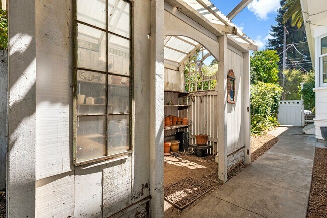 Building Photo - 417 Haydon St