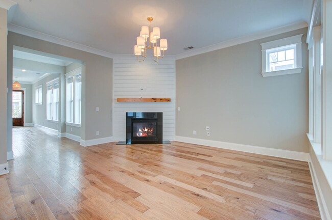 Building Photo - 1636 Juliana St