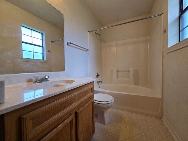 Building Photo - 3906 Hitchrock Dr