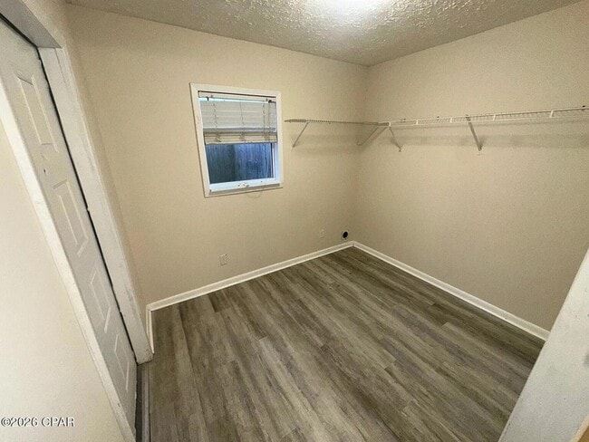 Building Photo - 3910 Venetian Cir
