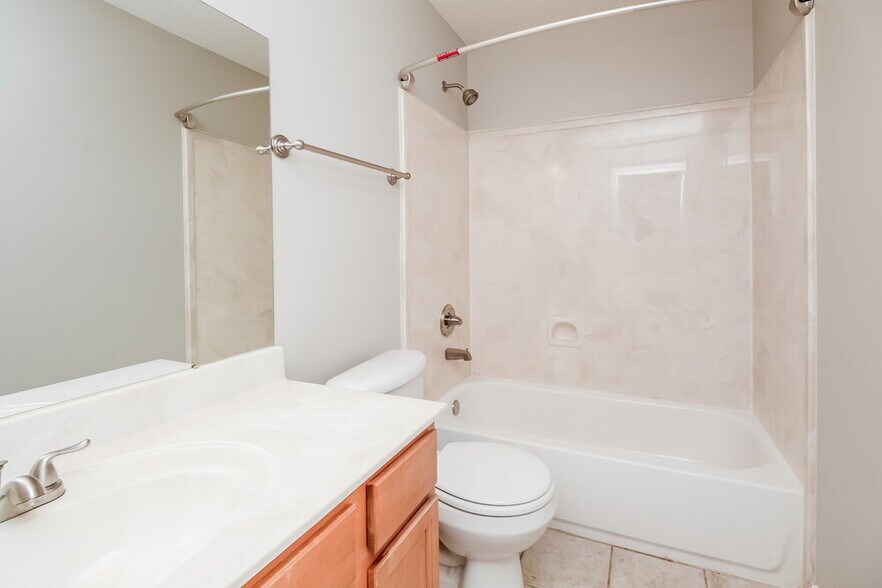 Building Photo - 10182 Sorrento Pl