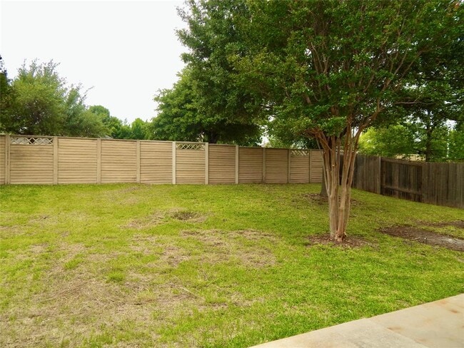 Building Photo - 1110 Willowbrook Dr