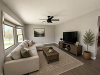 Building Photo - 3 Bed 1.5 Bath home **Available Now***