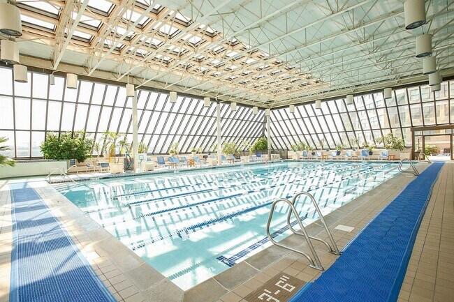 Building Photo - 7004 Boulevard E