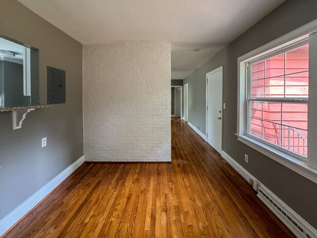 Building Photo - Charming 3 Bed 2 Bath Fayetteville Home