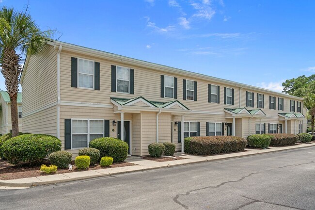 Building Photo - 2 bed, 2.5 bath pet friendly apartment for...