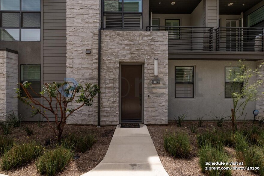 Building Photo - 11048 Luminate Dr