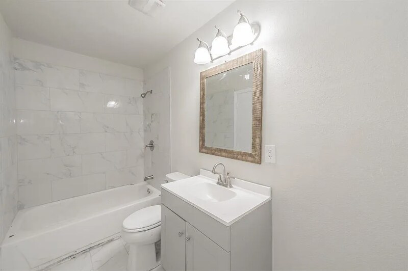 Building Photo - 8322 Campanella Dr