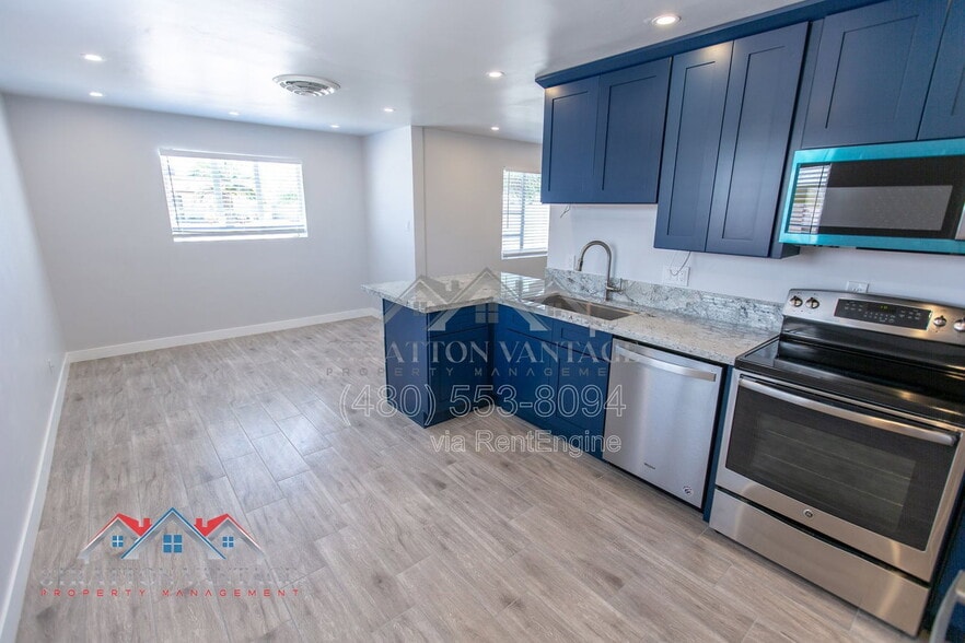 Building Photo - 2912 W Butler Dr