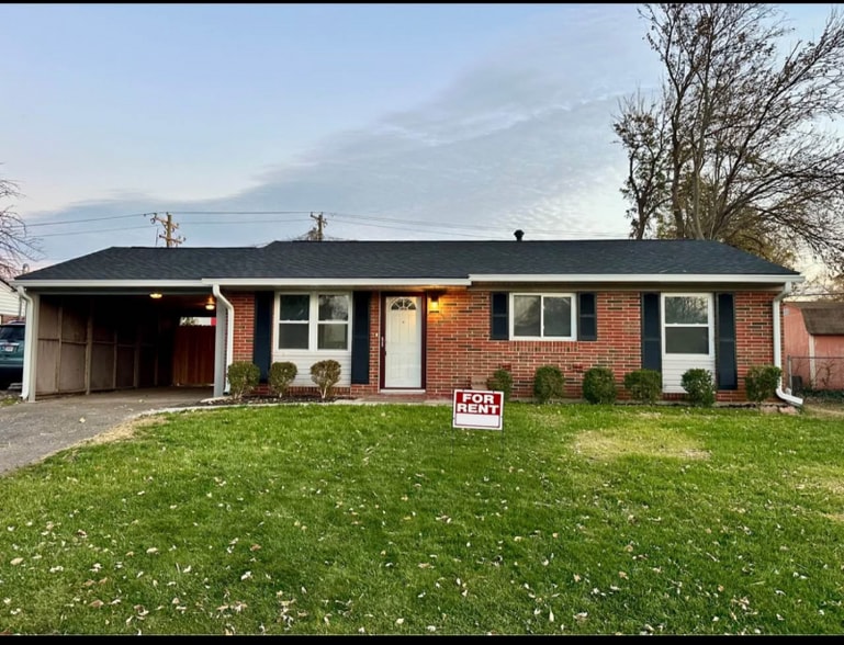 Primary Photo - 716 Spicewood Dr