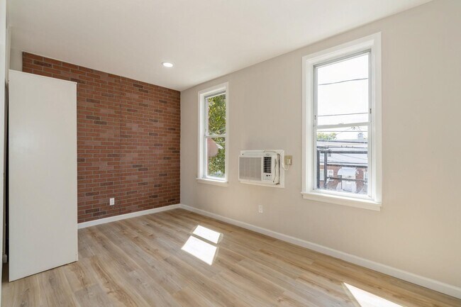 Building Photo - 40 Beacon Ave