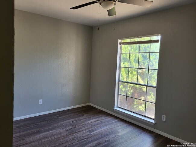 Building Photo - 9415 Quicksilver Dr