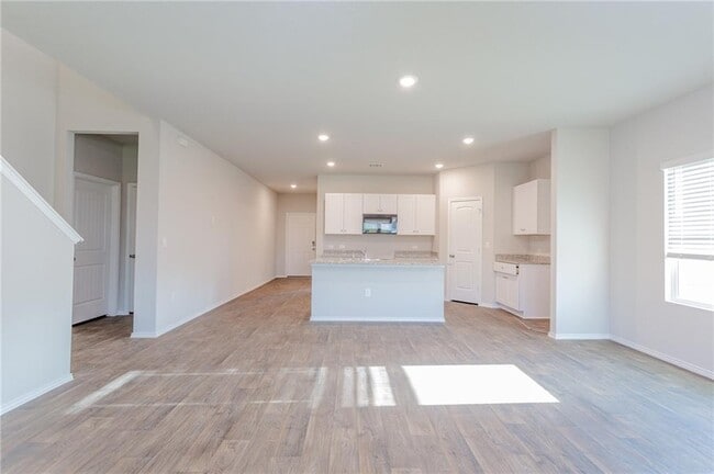 Building Photo - 13525 Brahmin Dr
