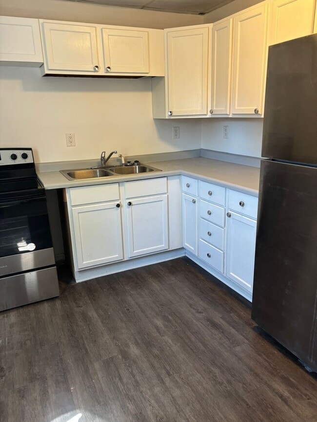 Building Photo - 2408 Brown St