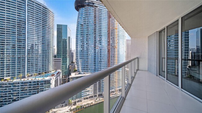Building Photo - 465 Brickell Ave