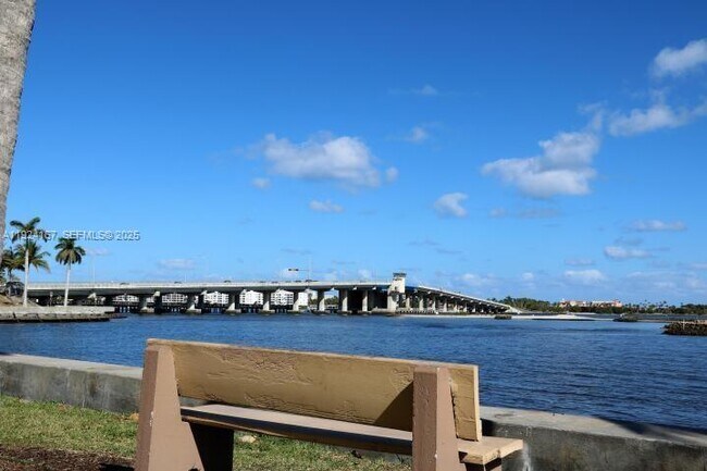 Building Photo - 417 N K St