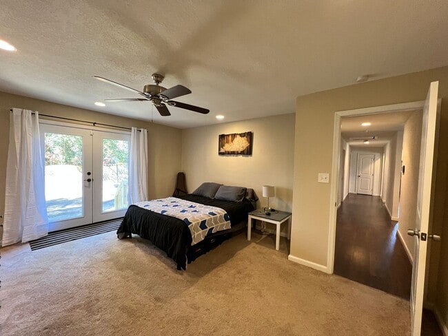 Building Photo - Beautiful one story home in Norfolk