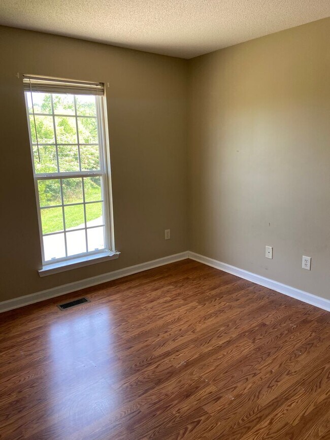 Building Photo - Coming Soon in Grayson Valley!