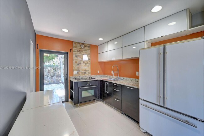 Building Photo - 4617 N Andrews Ave