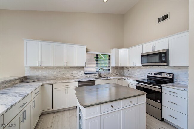 Building Photo - 1416 SE 11th Pl