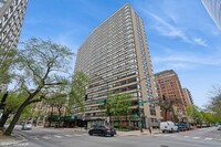 Building Photo - 2930 N Sheridan Rd