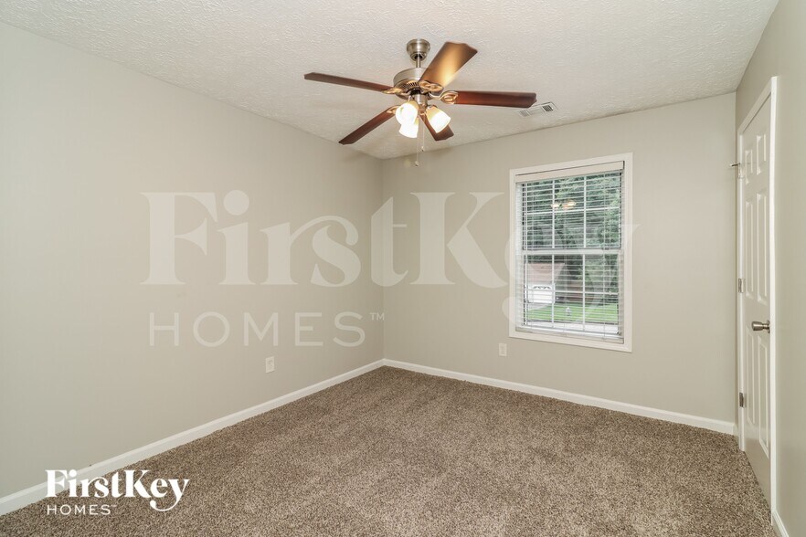 Building Photo - 3765 Willow Ridge Rd