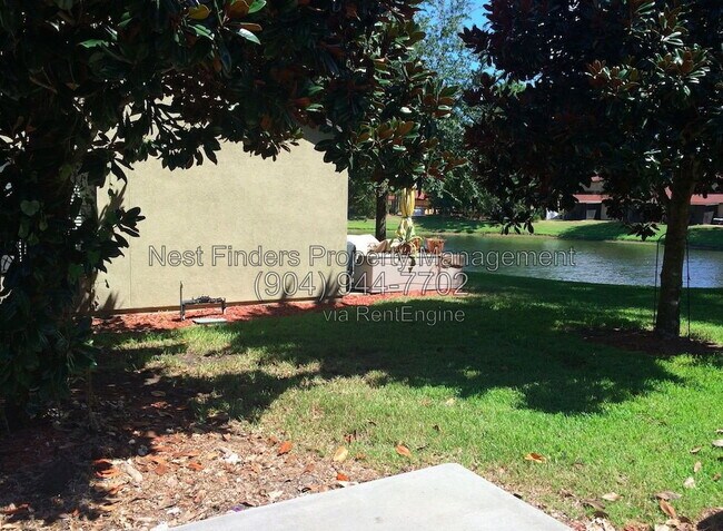 Building Photo - 336 Redwood Ln