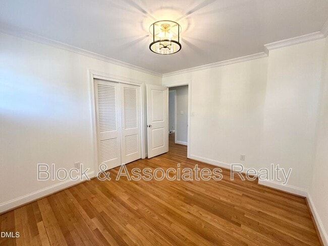 Building Photo - 4512 Drexel Dr