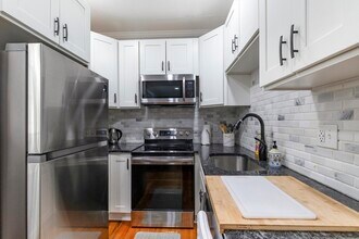 Building Photo - 32 Reedsdale St