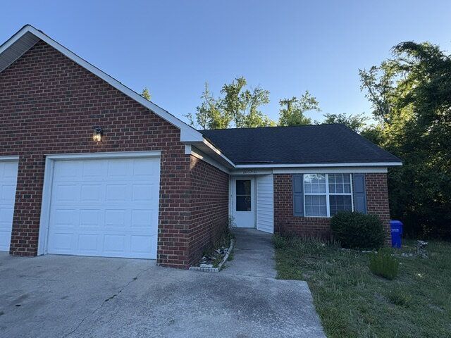 Building Photo - 2807 Richard Dr