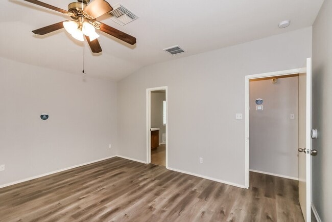 Building Photo - 3510 Aztec Wood Dr