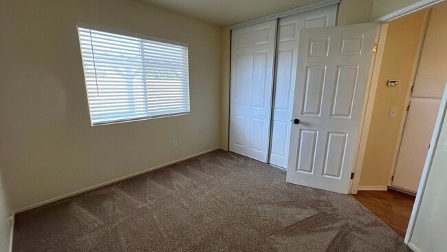 Building Photo - (APPLICATION PENDING) East Lancaster Home