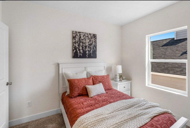 Building Photo - 715 Thrice Lp