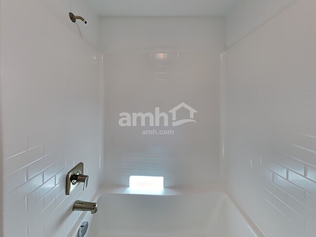 Building Photo - 3360 Blodwen St