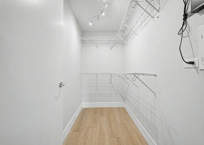 Building Photo - 7147 E Rancho Vista Dr