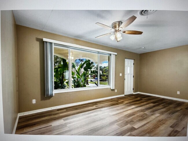 Building Photo - Upgraded 2BR/2BA Home Just Minutes from Vero Beach