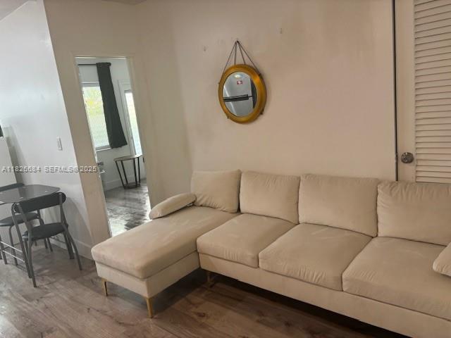 Building Photo - 921 Meridian Ave