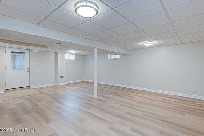 Building Photo - 3630 Windward Way