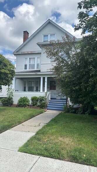Building Photo - 40 S Quaker Ln