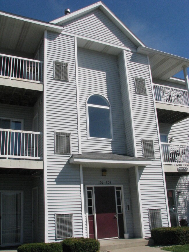 Building Photo - Thorn-Barry Apartments