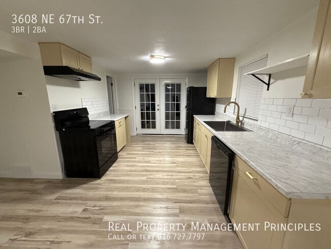 Building Photo - 3608 NE 67th St