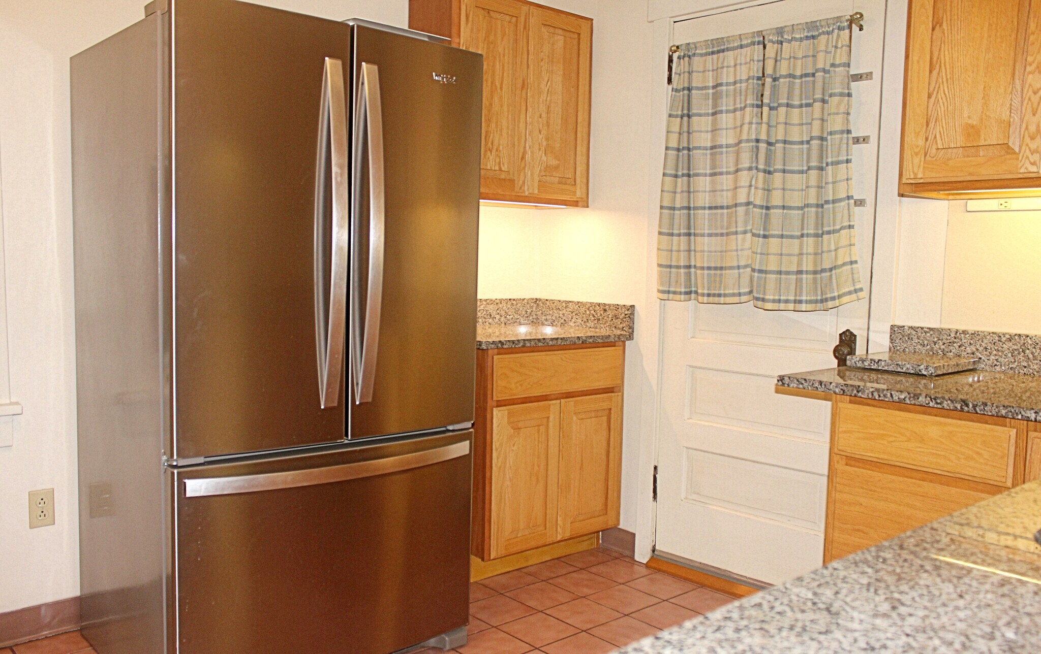 kitchen to outside - 5840 Alderson St