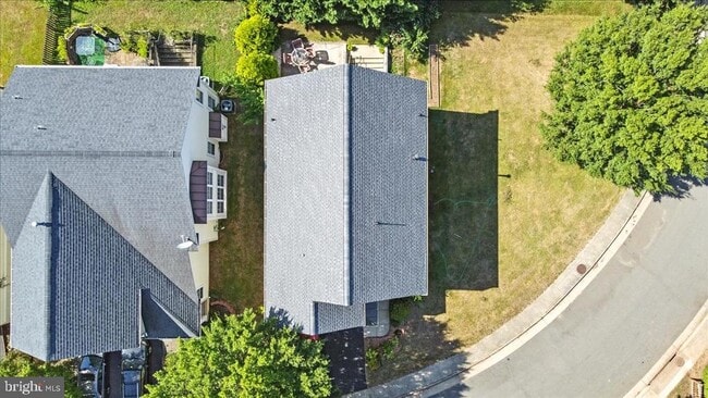 Building Photo - 6721 Sycamore Park Dr